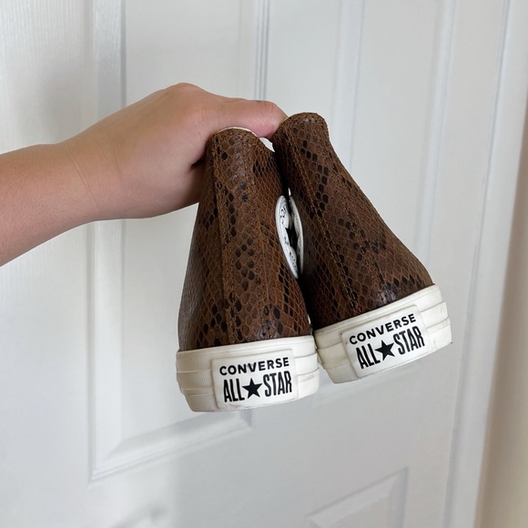 Converse - Picture 2 of 5